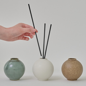Diffuseur de parfum de luxe en céramique, parfum magnolia, avec huile parfumée intégrée pour parfumer la pièce - Product Image 5