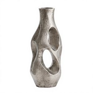 Vase à fleurs en métal argenté de style nordique minimaliste, sculpté artisanallement, avec surface à double orifice, pièce maîtresse pour la décoration intérieure moderne, fournisseur - Product Image 1