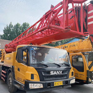 Grue sur camion Sany STC250T 25T 2024, état impeccable, faible usure, moteur puissant pour travaux de levage sur site - Product Image 1