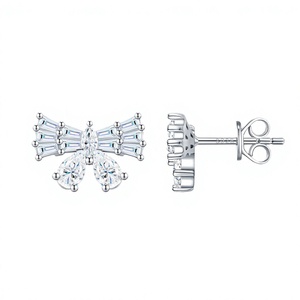 Boucles d'oreilles clous en moissanite papillon, argent sterling 925, taille marquise, sertissage à griffes, bijoux pour femme au quotidien - Product Image 3