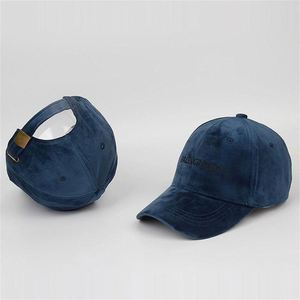 Casquette de baseball en velours de haute qualité avec logo brodé personnalisé, doublure en satin, casquette de sport - Product Image 6