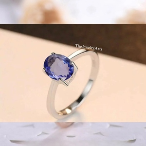 Anillo Vintage de Tanzanita, Anillo de Plata de Ley 925 Sólida para Mujer, Estilo Art Deco, Gema Azul, Anillo de Regalo de Diseñador para Ella - Product Image 1