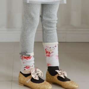 Leggings de lentejuelas con efecto camel toe de Express Turkey, hechos en China - Product Image 1