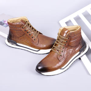 Vente directe d'usine de chaussures de mariage élégantes et respirantes pour hommes, en daim de haute qualité, légères, rétro et décontractées, de fabrication italienne. - Product Image 2