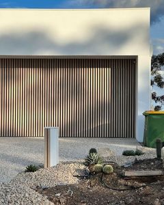 <span class=keywords><strong>Porte</strong></span> <span class=keywords><strong>de</strong></span> <span class=keywords><strong>garage</strong></span> sectionnelle moderne ATMOS en aluminium à battant vertical, surface finie pour villa, montage encastré - Product Image 5