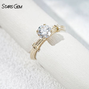 Bague solitaire StarsGem en or massif 10 carats plaqué rhodium, design colonne romaine, diamant de laboratoire taille brillant 1,0 carat - Product Image 3