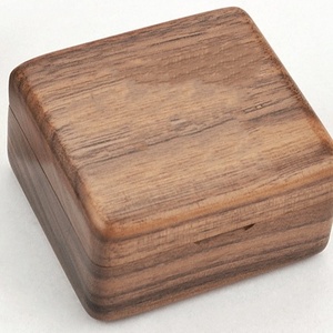 Musica personalizzata e Design lettera in legno di noce intagliato scatola musicale in legno popolare regalo a manovella in legno carillon - Product Image 4