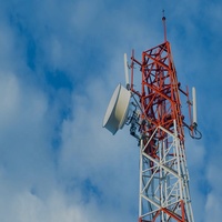 Station de base à 4 poteaux autoportante pour antenne radio cellulaire, tour de communication triangulaire pour réseau micro-ondes
