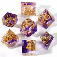 Ensemble de dés en résine magique mystique à bords tranchants, dés polyédriques 7 pièces avec anneau doré inclus, fabricant OEM personnalisé