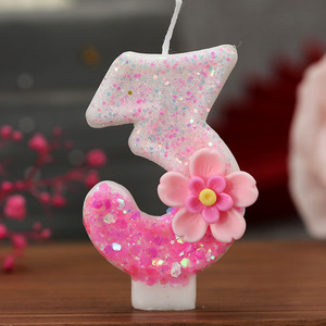Vente en gros de bougies de gâteau artisanales non toxiques en forme de fleur rose brillante, numéro zéro à neuf, pour Pâques, Nouvel An, anniversaire - Product Image 4
