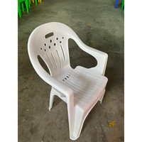 Fauteuil de plage moderne en plastique, hauteur 85 cm, simple, blanc, personnalisable avec logo pour événements, mariages et fêtes