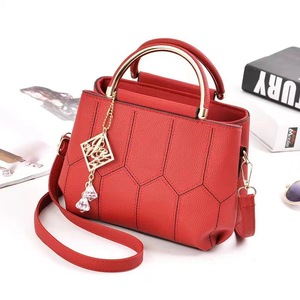 Borse e Borsette Firmate di Tendenza, Borse a Spalla da Donna di Design, Borse a Tracolla di Lusso con Logo Personalizzato - Product Image 4