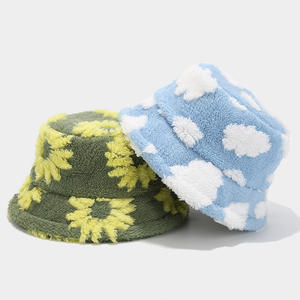 Caldo inverno da <span class=keywords><strong>donna</strong></span> in peluche orsacchiotto in pile <span class=keywords><strong>cappello</strong></span> in pelliccia margherita fiori Shearling pescatore <span class=keywords><strong>cappello</strong></span> per lo sport - Product Image 3