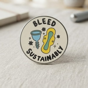 Pin Esmaltado Personalizado 'Bleed Sustainably', Insignia Ecológica para Copa Menstrual, Regalo Sostenible para Activistas del Cero Desperdicio - Product Image 3