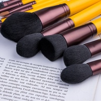Ensemble de 11 pinceaux de maquillage Little Yellow Duck, poils synthétiques ultra doux, outils cosmétiques professionnels, prêts à être expédiés, logo personnalisé