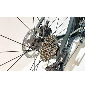Nouveau style de vélos de course Factory Racing pour hommes, vélo de route en fibre de carbone légère 700C, vélo de ville à suspension intégrale -01 Pédale ordinaire - Product Image 5