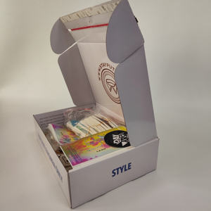 Cajas de Papel Kraft Reciclables Ecológicas con Logotipo Personalizado, Embalaje Corrugado Marrón Personalizado con Tira de Desgarre y Cierre para Envío - Product Image 6