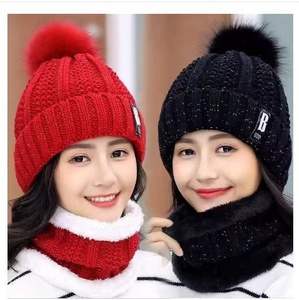 <span class=keywords><strong>Ensemble</strong></span> écharpe et <span class=keywords><strong>bonnet</strong></span> d'hiver pour <span class=keywords><strong>femme</strong></span>, <span class=keywords><strong>bonnet</strong></span> en tricot jacquard avec doublure en polaire, épaissi pour plus de chaleur et de protection contre le froid - Product Image 3