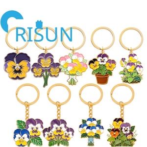 Portachiavi Personalizzato all'Ingrosso con Fiore di <span class=keywords><strong>Viola</strong></span> Tricolore, Gioielli Floreali, Portachiavi in Metallo Smaltato a Forma di <span class=keywords><strong>Viola</strong></span> - Product Image 1