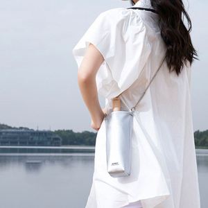 Parapluie manuel portable pliable en 3 sections avec revêtement UV argenté, cadre en fer, résistant au vent et à l'eau, imprimé de jolies fleurs, pour femmes - Product Image 4