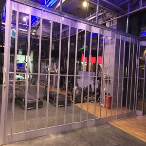 Lámina <span class=keywords><strong>de</strong></span> policarbonato transparente, popular, deslizante, horizontal, manual, resistente a la intemperie, <span class=keywords><strong>para</strong></span> balcón, <span class=keywords><strong>puerta</strong></span> delantera <span class=keywords><strong>de</strong></span> PC plegable - Product Image 1