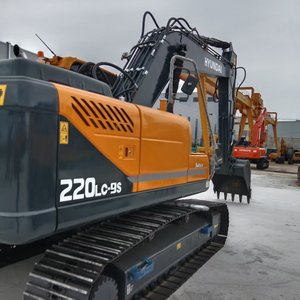 Excavadora de cadenas Hyundai 220LC-9S de 22 toneladas, bien conservada, unidad original para trabajos de terraplenes <span class=keywords><strong>civiles</strong></span> - Product Image 3