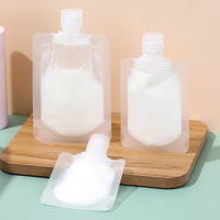 Pochette souple personnalisable en gros avec bec verseur pour liquides, crèmes et lotions – Emballage plastique portable rechargeable pour voyage