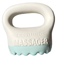 Faye YJ024 Gua Sha en céramique de couleur blanche en forme de triangle pour massage facial