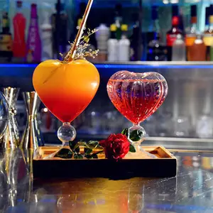 Bicchieri da Cocktail a forma di cuore per decorazioni da tavola bicchiere da Martini con strisce o superficie liscia