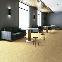 Dalles de moquette murale en nylon imprimées, durables et faites à la main, couleur crème élégante, pour bureaux, vendues au mètre carré