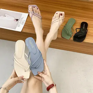 2023 Nieuwkomers Ontwerp Slippers Strand Dames Slippers Mode Zomer Pu Sandalen Leren Flats Schoenen Voor Dames