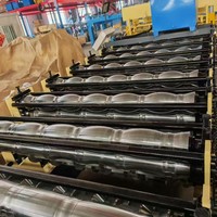 Machine de formage à froid de tuiles en acier coloré à trois couches pour les profilés de toiture et de panneaux muraux pour bâtiments préfabriqués
