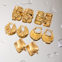 Boucles d'oreilles en acier au titane plaqué or 18 carats clous d'oreille à la mode à finition martelée texturée en lave clous d'oreille géométriques en gros