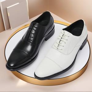 Elegantes zapatos de vestir para hombre de cuero genuino estilo Oxford, diseño clásico de punta, para bodas. - Product Image 5