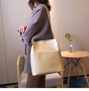 Vente en gros de sacs à main pour femmes sac de bonbons colorés portefeuilles 4 couleurs sacs fourre-tout décontractés pour aisselles d'épaule sacs de bonbons - Product Image 5