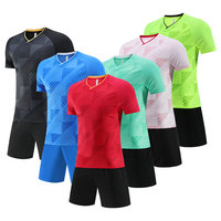 Personnalisez les maillots de football pour hommes en ligne, conception gratuite, entièrement personnalisés, 100% polyester, écologiques, séchage rapide, respirants