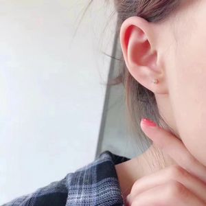 Xinfly Clou d'oreille classique 18K, diamant naturel 0,02 ct, or jaune, blanc et rose 18K, motif géométrique à chiffres, style religieux, pour fêtes - Product Image 4