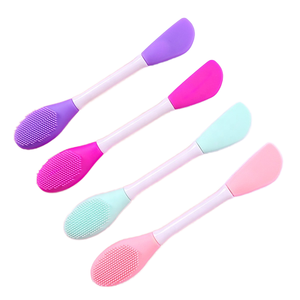 <span class=keywords><strong>Pennello</strong></span> Doppio Angolato in Silicone <span class=keywords><strong>per</strong></span> Blush e Maschera Viso, con Setole Sintetiche <span class=keywords><strong>per</strong></span> Esfoliazione, Applicazione <span class=keywords><strong>Fondotinta</strong></span> e Rasatura sulle Guance - Product Image 1