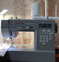 Machine à coudre électrique de bureau 6705C de haute qualité, multifonctionnelle avec table d'extension robuste, d'occasion