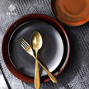 Assiettes en <span class=keywords><strong>porcelaine</strong></span> vente en gros rondes couleur rouge pâtes assiette à steak vaisselle plats <span class=keywords><strong>de</strong></span> noël <span class=keywords><strong>service</strong></span> <span class=keywords><strong>de</strong></span> dîner assiettes <span class=keywords><strong>service</strong></span> <span class=keywords><strong>de</strong></span> <span class=keywords><strong>table</strong></span> en céramique - Product Image 3