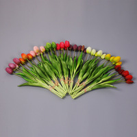 Fleur de tulipe artificielle en PU de qualité supérieure, toucher réel, 5 têtes, durable, décoration d'intérieur pour la remise des diplômes, la fête des pères, Pâques - 9 couleurs, 39-40 cm