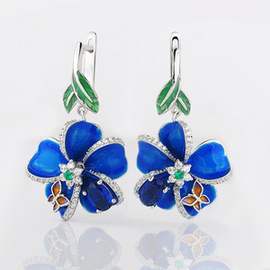 Orecchini pendenti a forma di farfalla blu per donna, accessori per l'orecchio alla moda per l'uso quotidiano - Product Image 1