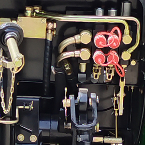 Tracteur agricole 4x4 noir à transmission par engrenages avec boîte de vitesses, niveau de sécurité élevé, machinerie agricole - Product Image 4