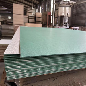 Fábrica al por mayor 1220*2440 tablero de melamina madera Falacca Core E1 Pino estándar para muebles de sala de estar precio barato - Product Image 4