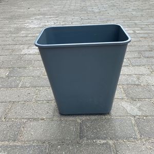 Procesamiento personalizado de contenedores de basura, botes de basura y varios otros productos plásticos; desarrollo de productos relacionados. - Product Image 1