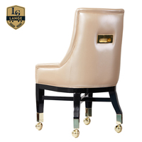 Chaise de jeu en bois surdimensionnée avec roues Chaise de joueur de table de poker personnalisée pour produits de sport et de divertissement de casino