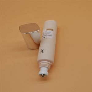 Usine OEM 10g 15g 20g 20ml Tube vide en plastique personnalisé de crème pour les yeux emballage avec applicateur de <span class=keywords><strong>massage</strong></span> en alliage de zinc - Product Image 4