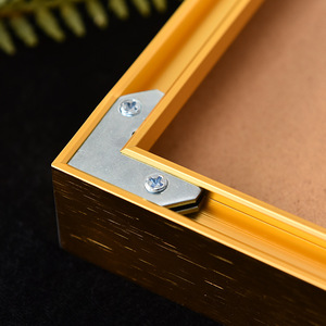 <span class=keywords><strong>Cadre</strong></span> <span class=keywords><strong>photo</strong></span> minimaliste en alliage d'<span class=keywords><strong>aluminium</strong></span>, léger mais robuste, pour une présentation sur n'importe quel bureau - Product Image 3