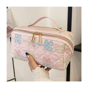 Bolsa de Cosméticos <span class=keywords><strong>ISEN</strong></span> al por Mayor, Personalizada, Multicolor, con Volantes, Tipo Gingham, Portátil, para Damas, para Viajes, Almacenamiento al Aire Libre, para Damas de Honor - Product Image 5
