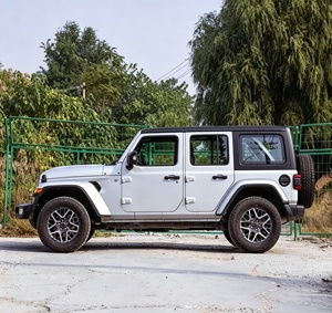 Vehículo Usado a Gasolina en Venta, Jeep <span class=keywords><strong>Wrangler</strong></span> 2024 2.0T <span class=keywords><strong>Sahara</strong></span> 4 Puertas, Volante a la Izquierda, 4x4, Especificaciones Estadounidenses, Todoterreno - Product Image 6